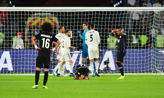 Com gols de Modric, Sergio Ramos, Llorente e Yahia (contra), Real Madrid derrotou o Al Ain por 4 a 1 e fez história ao conquistar seu terceiro título consecutivo do Mundial de Clubes