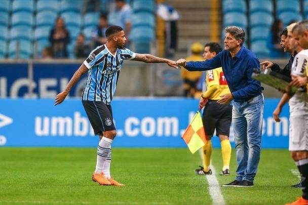 Grêmio jogou melhor e conseguiu vitória por 2 a 0 sobre o Atlético na Arena, em Porto Alegre, pela 13ª rodada do Campeonato Brasileiro
