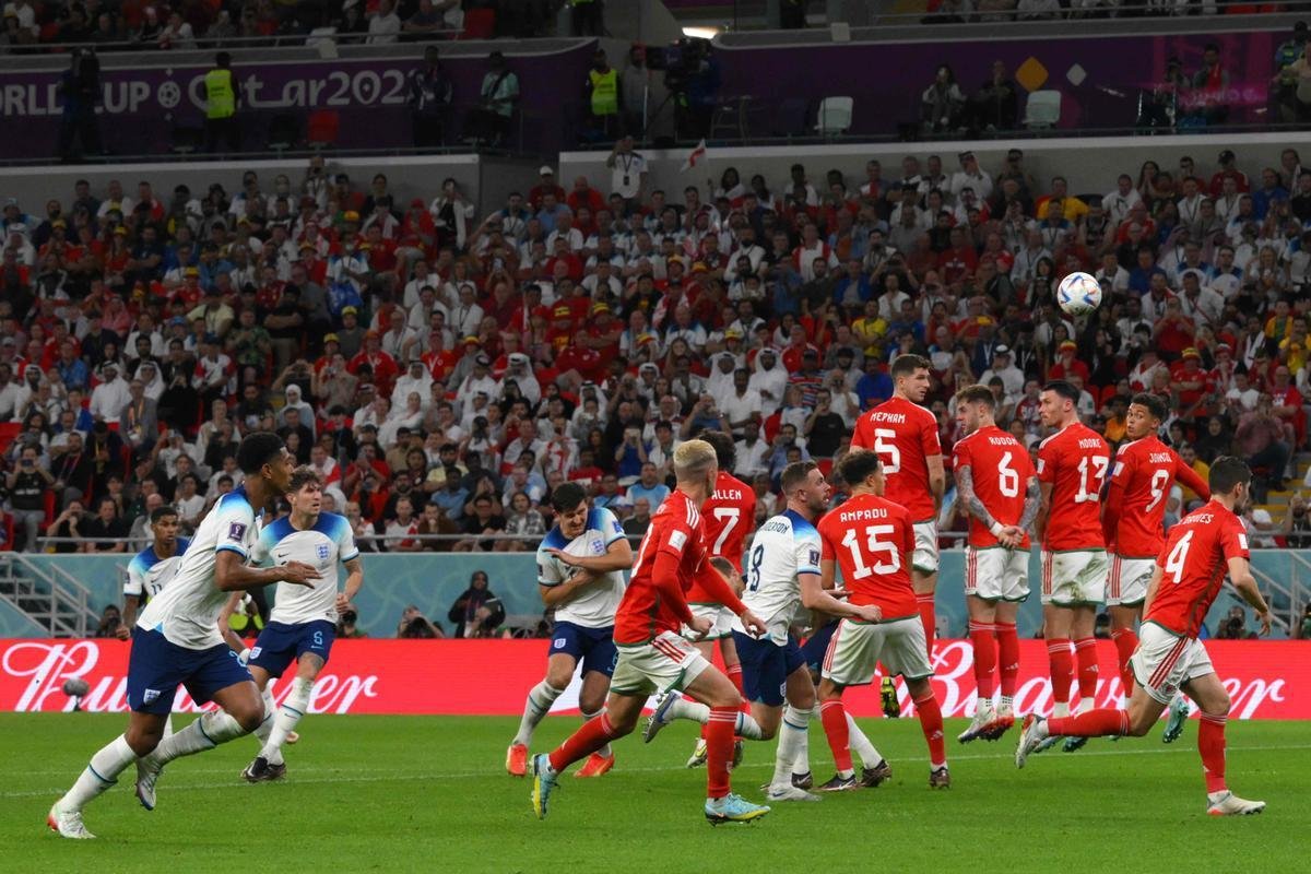 Pas de Gales e Inglaterra se enfrentaram no Estdio Ahmad bin Ali