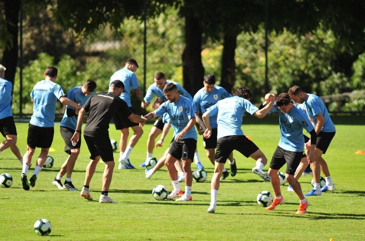 Uruguai trabalhou na manh deste sbado, no CT do Atltico, em Vespasiano