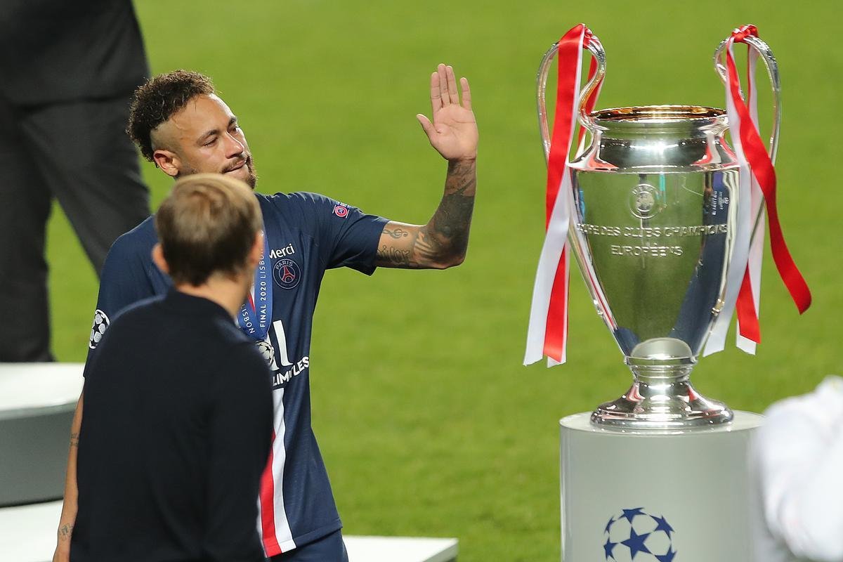 Brasileiro Neymar, do PSG, ficou muito abalado com a perda da Liga dos Campeões para o Bayern de Munique. Na final, em Lisboa, alemães venceram por 1 a 0, gol de Coman