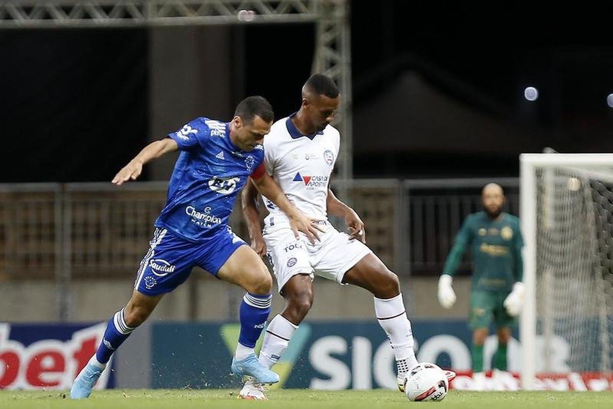 Fotos da partida entre Bahia e Cruzeiro, na Fonte Nova, em Salvador, pela primeira rodada da Srie B de 2022
