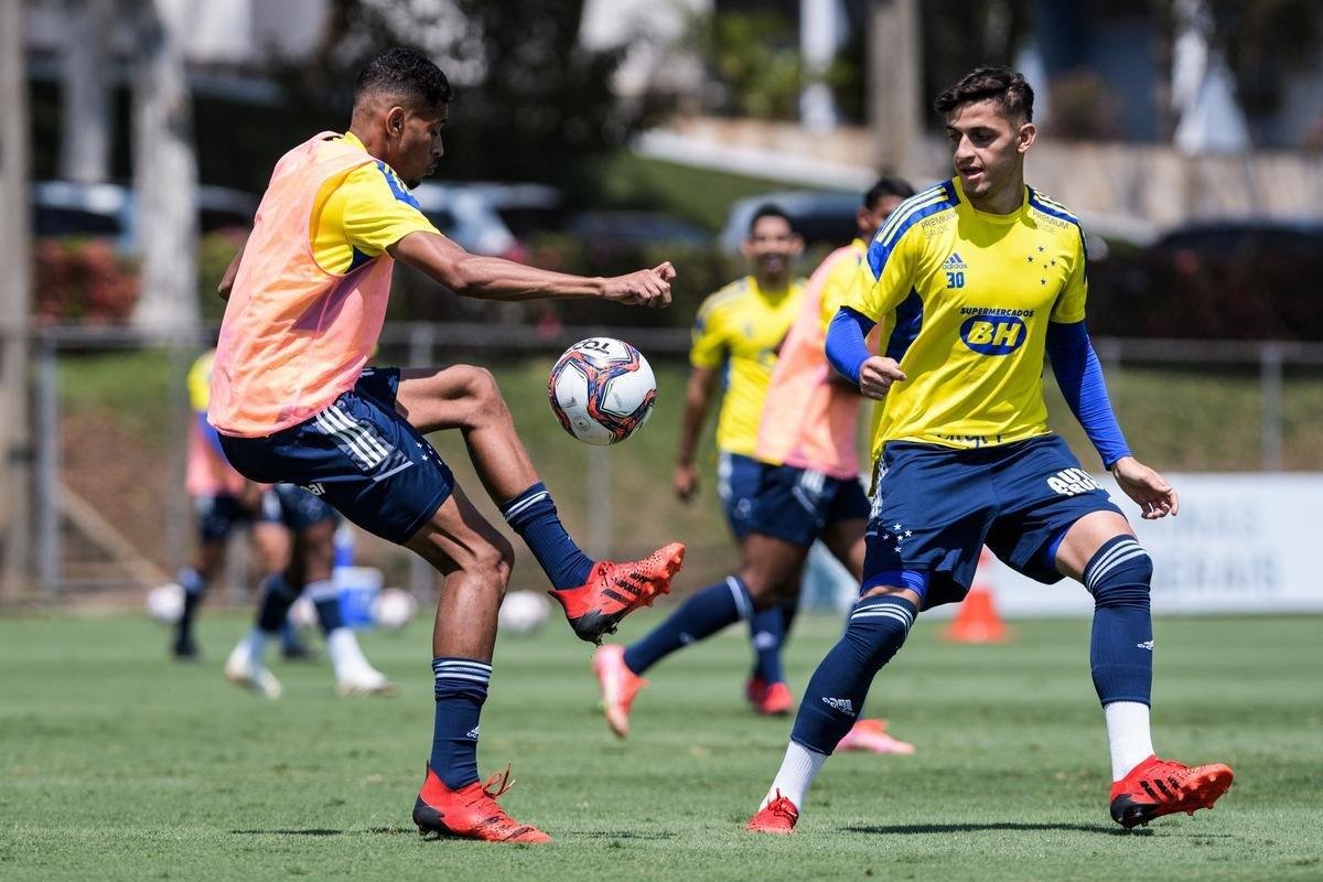 Treino acometeu em clima de descontrao no fechamento da preparao para o jogo deste domingo  
