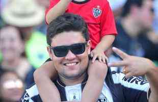 Torcida do Atltico apoiou muito o time no Horto, em duelo contra o Corinthians, e tambm protestou contra anulao do gol de Rger Guedes, no primeiro tempo. Auxiliar viu toque de mo de Ricardo Oliveira antes do arremate final.