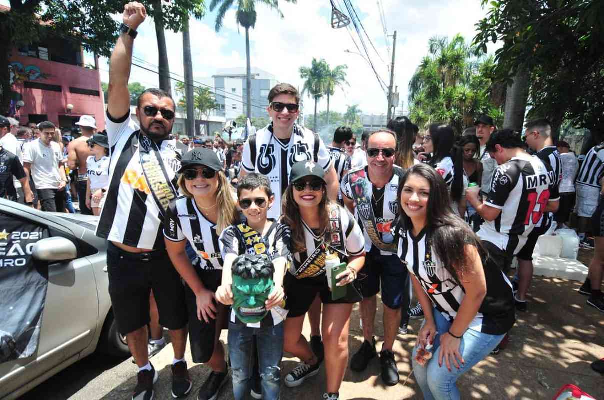 Torcida do Atlético chegou animada ao Mineirão para o jogo da taça, contra o RB Bragantino. Dia de festejar com o time o título do Campeonato Brasileiro de 2021