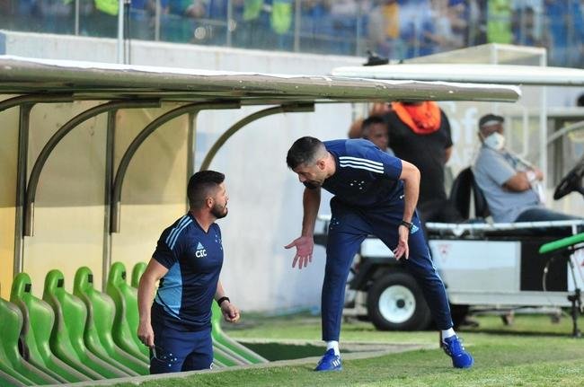 Fotos da partida entre Cruzeiro e Grmio, no Independncia, pela sexta rodada da Srie B do Brasileiro