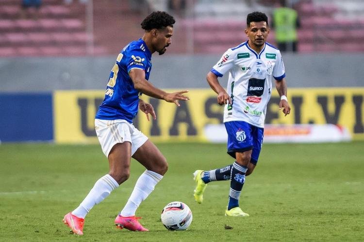 25- Gabriel Dias (lateral-direito)
