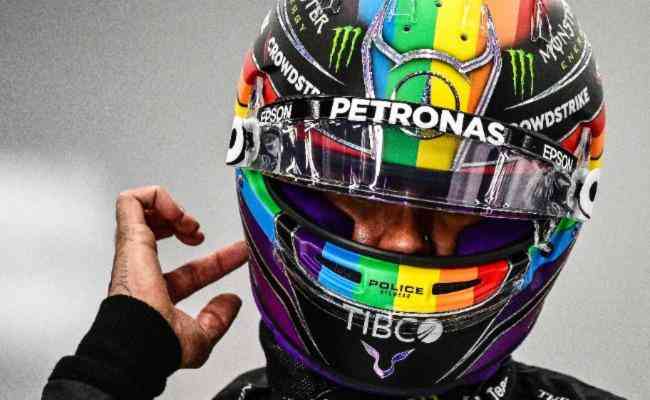 Lewis Hamilton voltar a usar o capacete com as cores do arco-ris no GP de Miami, neste domingo (7)