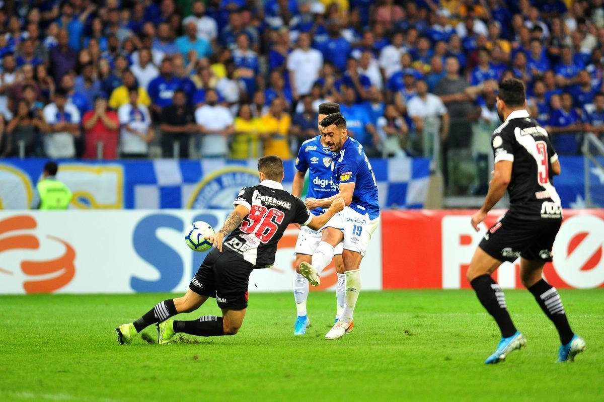 Cruzeiro e Vasco se enfrentaram no Mineiro, pela 17 rodada do Campeonato Brasileiro