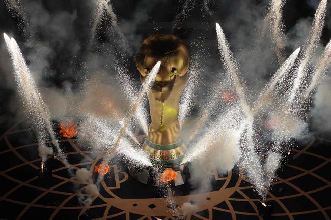 Entrada de Argentina e Frana no campo do Estdio Icnico de Lusail para a final da Copa do Mundo foi um espetculo  parte. Veja fotos do show de fogos, de luzes e da execuo dos hinos nacionais dos dois pases