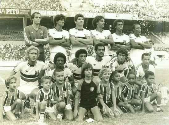 Padrão branco do Santa Cruz da Adidas para a temporada de 1984