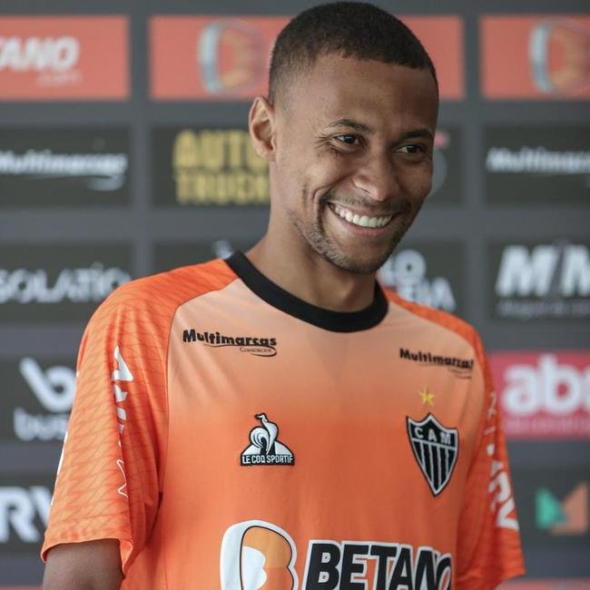 Ademir  apresentado no Atltico; veja as fotos