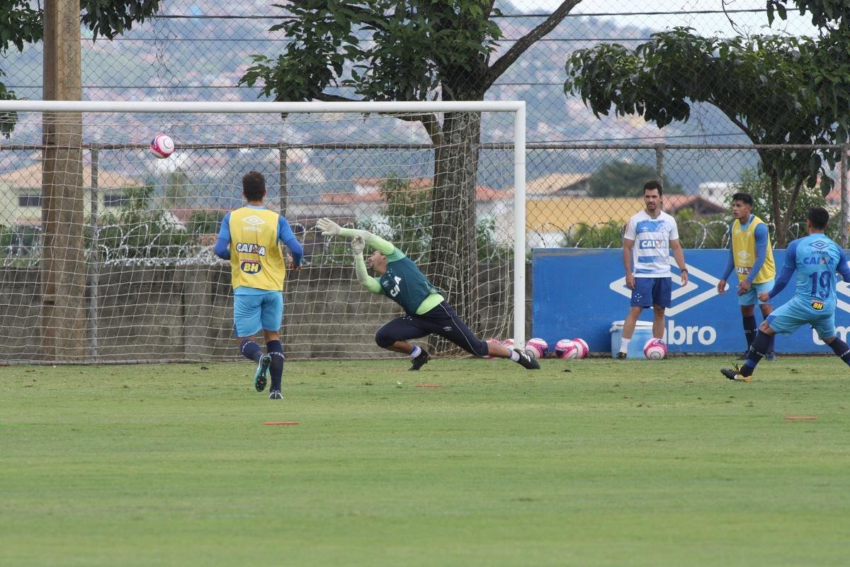 Imagens do treino do Cruzeiro nesta segunda-feira, 19 de fevereiro, na Toca da Raposa II