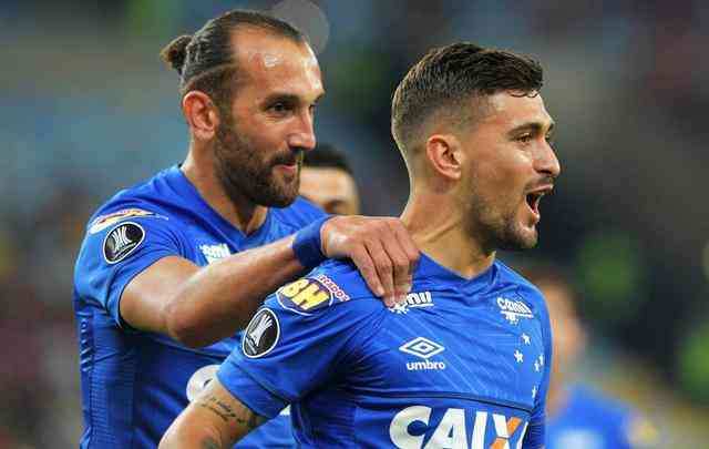 Fotos da vitria do Cruzeiro sobre o Flamengo por 2 a 0, nesta quarta-feira, no Maracan. Gols de Arrascaeta e Thiago Neves garantiram ao time celeste vantagem nas oitavas de final da Copa Libertadores