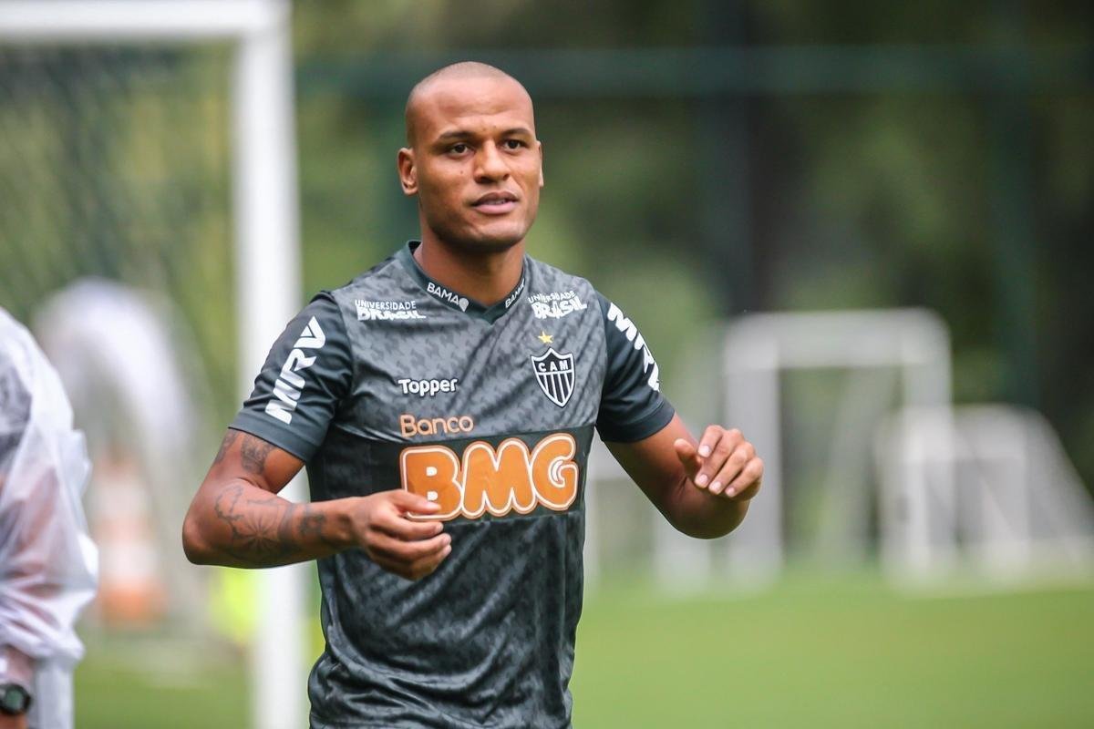 Atltico fez o ltimo treinamento antes da viagem a Montevidu, capital do Uruguai. Na quarta-feira, s 21h30, time enfrenta o Defensor pela terceira fase da Copa Libertadores