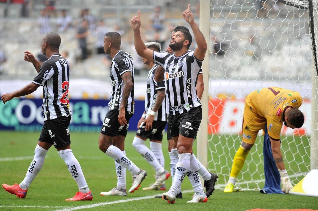 Fotos do jogo entre Atltico e Patrocinense, pelo Campeonato Mineiro