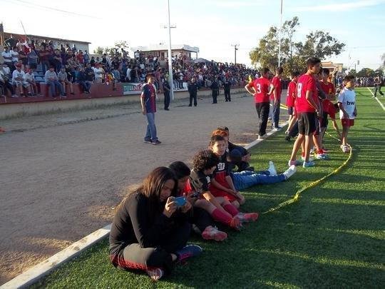 Um simples treino do Atltico em Tijuana levou milhares de mexicanos ao campo do La Reforma. Todos queriam ver Ronaldinho