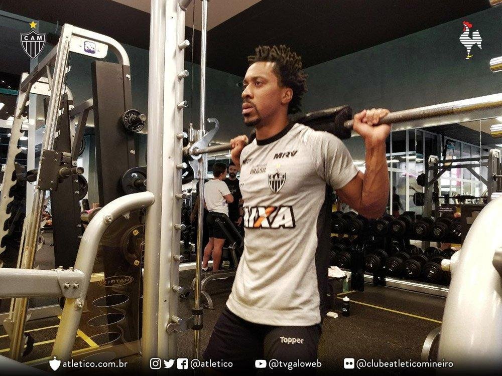 Jogadores iniciaram preparao para o clssico contra o Cruzeiro no dia seguinte  partida diante do Figueirense, pela Copa do Brasil