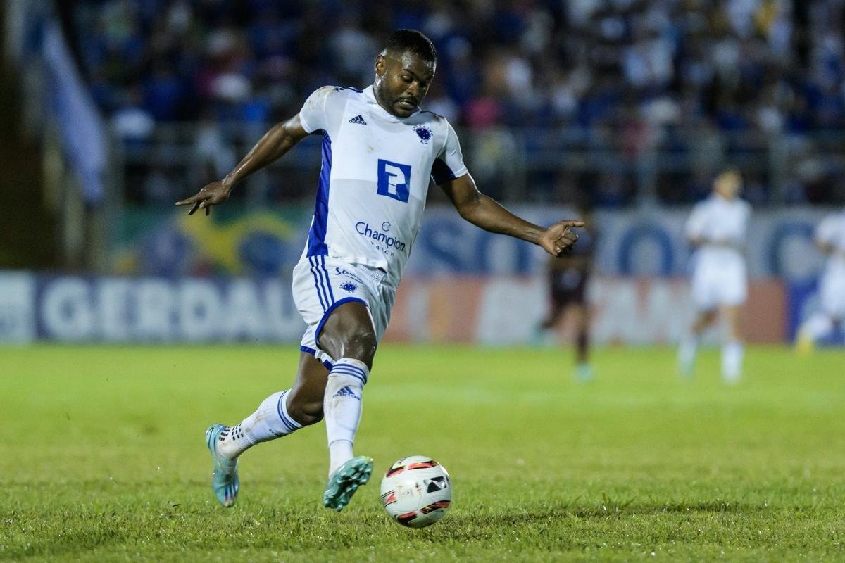 O Cruzeiro estreou no Mineiro de 2023 contra o Patrocinense, em Patrocnio