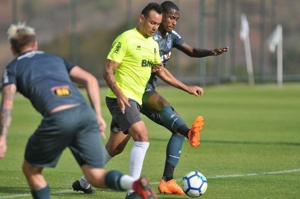 Atltico derrotou Coimbra em jogo-treino na Cidade do Galo com gols de Galdezani, Edinho e Fbio Santos