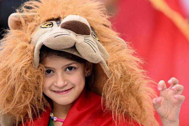 Torcedores de Marrocos e Espanha na deciso no Estdio Cidade da Educao, pelas oitavas de final da Copa do Mundo 