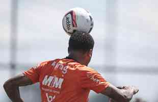 Fotos do primeiro treino de Junior Alonso no retorno ao Atltico