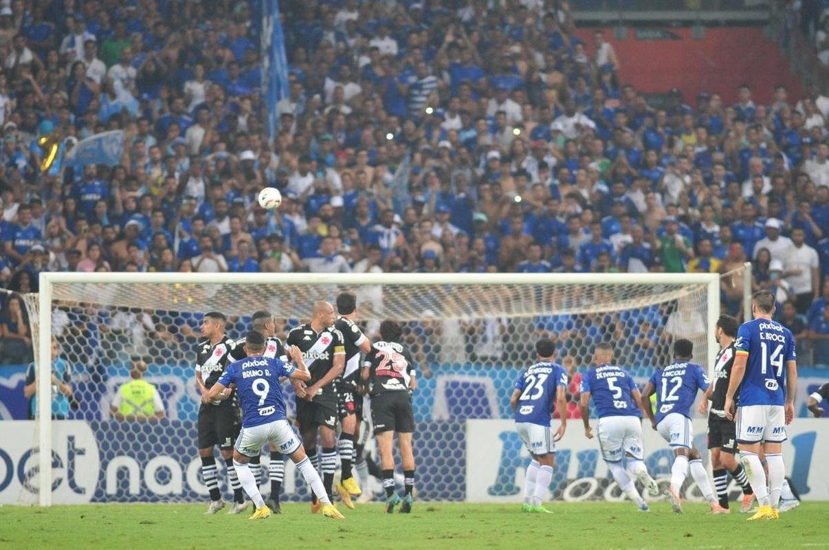 Cruzeiro x Vasco: veja fotos do jogo no Mineiro