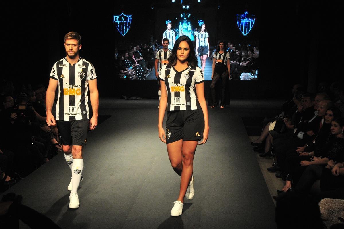 Nova coleo de uniformes do Atltico produzida pela fornecedora francesa Le Coq