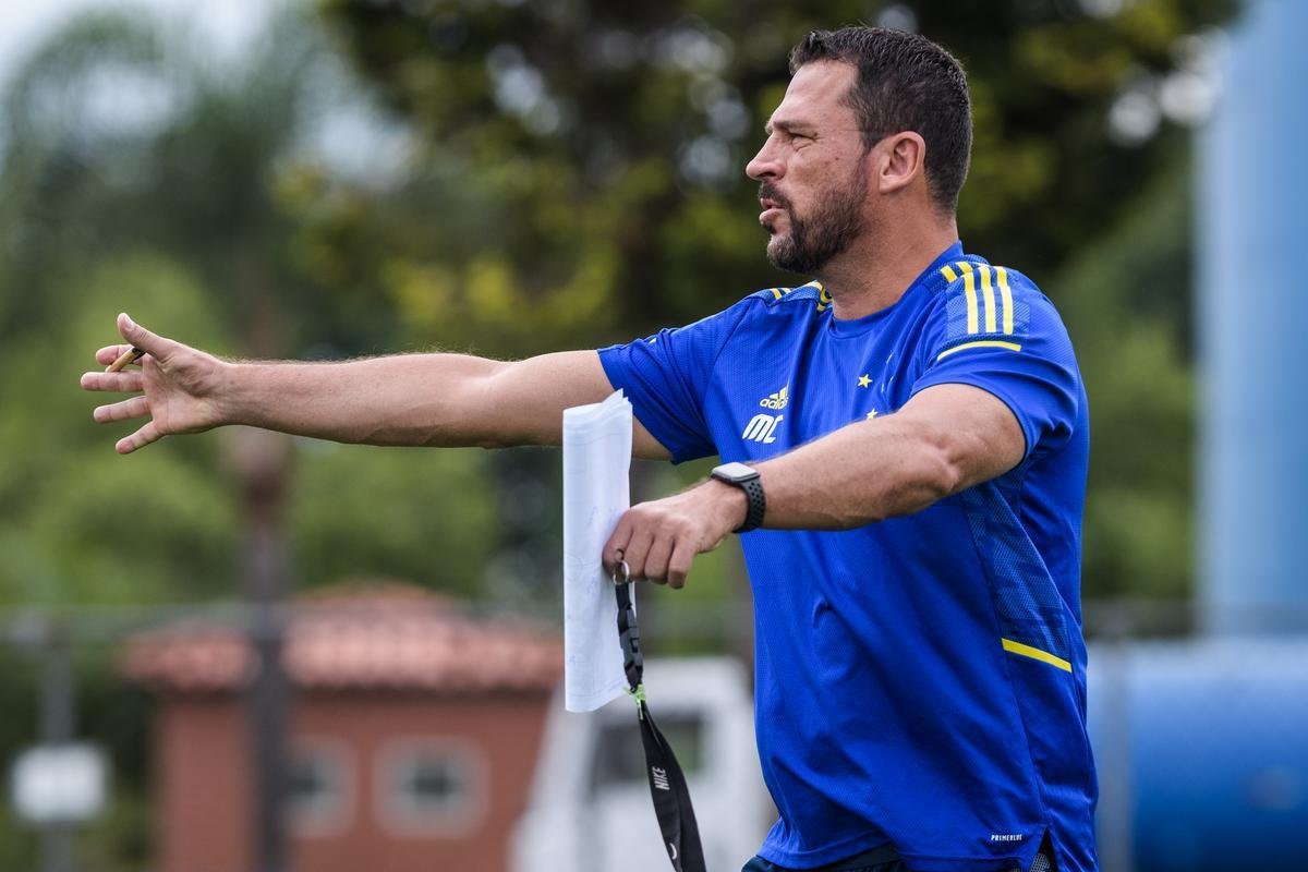 Treino do Cruzeiro nesta segunda-feira, na Toca da Raposa 2, em Belo Horizonte.