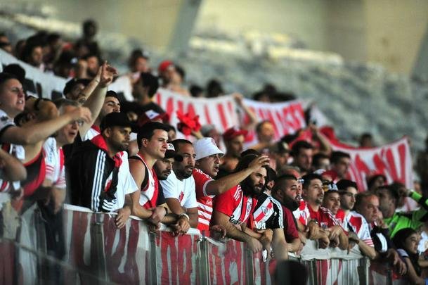Fotos das torcidas de Cruzeiro e River Plate, no Mineiro, pela Copa Libertadores 2019