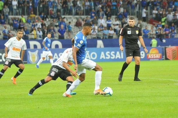 Fotos de Cruzeiro x Corinthians, no Mineiro, pela oitava rodada do Campeonato Brasileiro