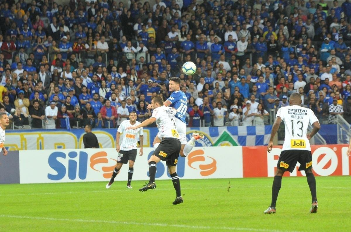 Fotos de Cruzeiro x Corinthians, no Mineiro, pela oitava rodada do Campeonato Brasileiro