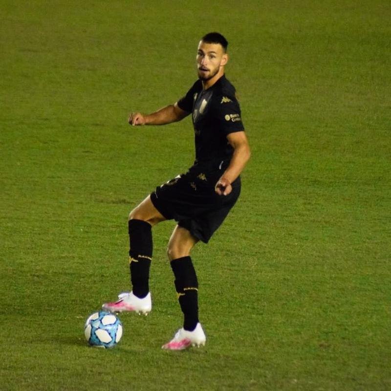 Joaquin Novillo, zagueiro (Coln)