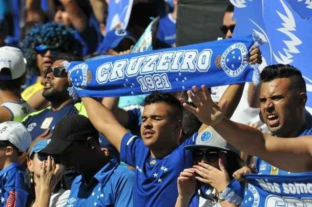 Torcida do Cruzeiro compareceu em bom nmero ao Mineiro para partida contra o Vitria pelo Brasileiro