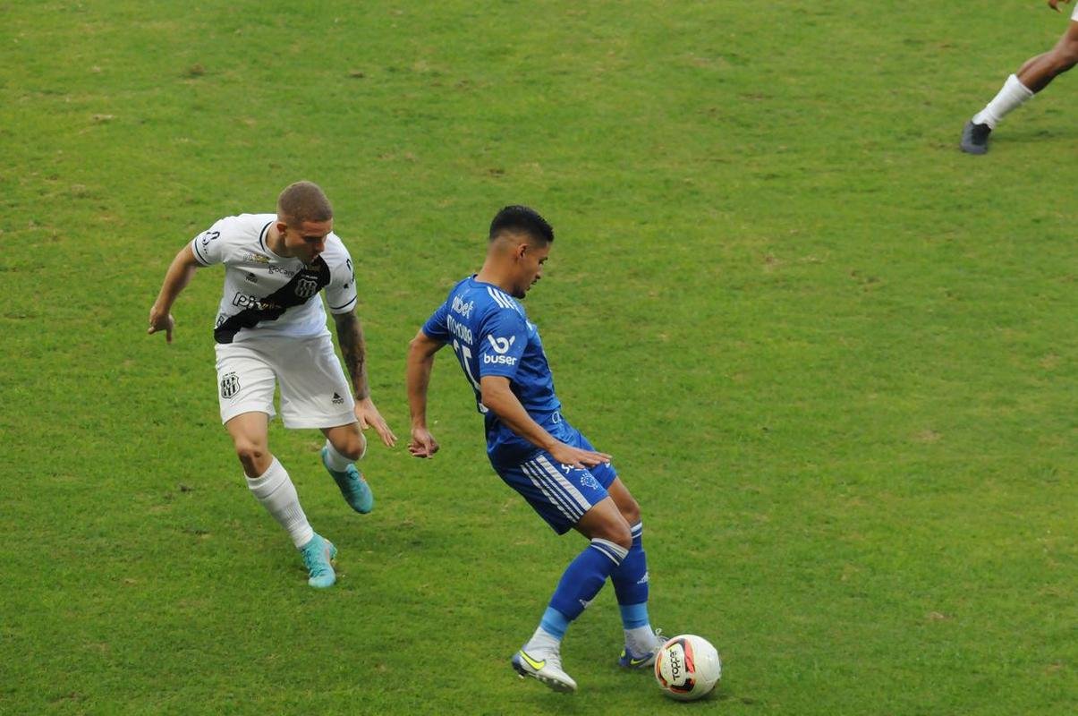 Fotos do jogo entre Cruzeiro e Ponte Preta, no Mineiro, em Belo Horizonte, pela 13 rodada da Srie B do Brasileiro
