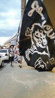 Jogadores retornaram a Minas Gerais e foram recepcionados por torcedores no Aeroporto de Confins