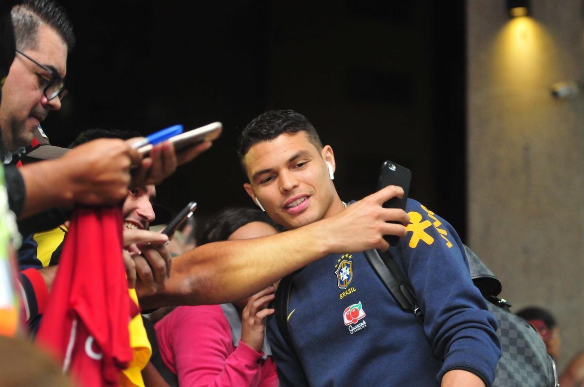 Seleo Brasileira deixou hotel Ouro Minas na noite desta quarta-feira e se despediu de Belo Horizonte, onde venceu a Argentina por 2 a 0 na semifinal da Copa Amrica. Reta final de treinos ser na Granja Comary, em Terespolis. Deciso est marcado para domingo, s 17h, no Maracan