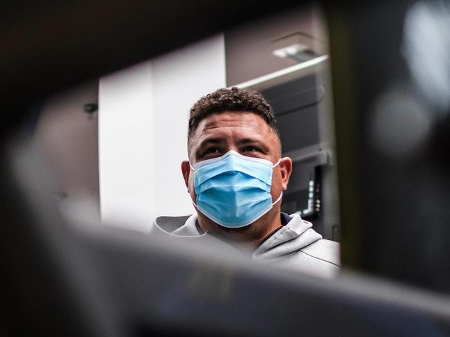 Em sua primeira visita  Toca da Raposa II, Ronaldo concedeu entrevista coletiva e teve contato com jogadores e comisso tcnica do Cruzeiro. Ele tambm se encontrou com scios da categoria Diamante.