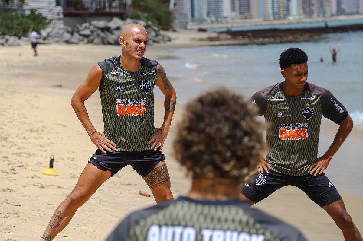 Jogadores do Atltico treinaram na Praia do Mucuripe, em Fortaleza