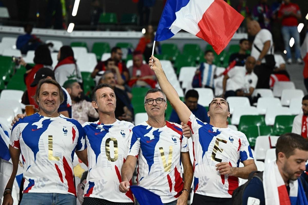 Torcedores de Tunsia e Frana na partida pelo Grupo D da Copa do Mundo do Catar