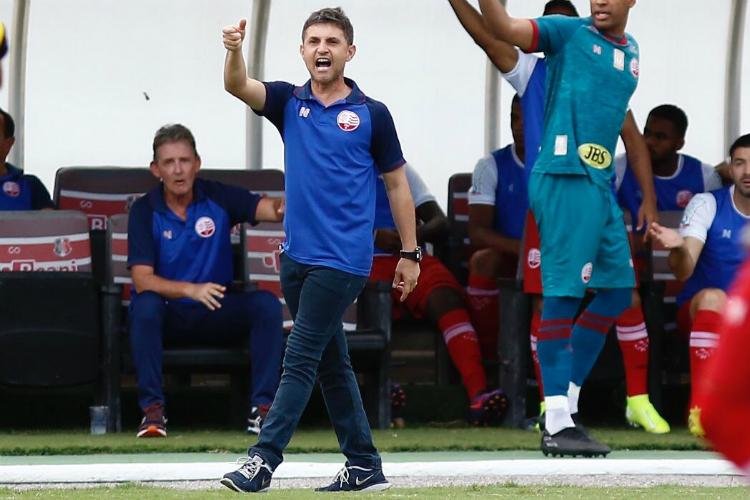 Auxiliar reconhece partida ruim do N�utico em cl�ssico e lamenta s�rie de les�es do time