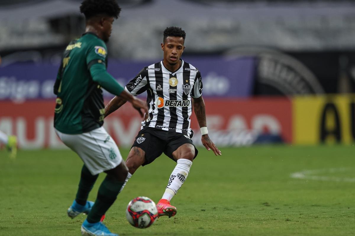 Tch Tch - Meio-campista defende o Botafogo