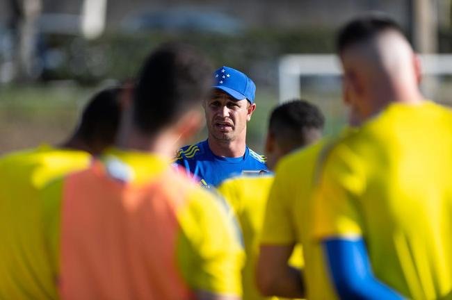 Fotos do treino do Cruzeiro nesta quinta-feira (6/5), na Toca da Raposa II