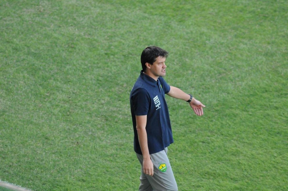 Amrica e Cuiab se enfrentaram, no Independncia, pela 9 rodada do Campeonato Brasileiro