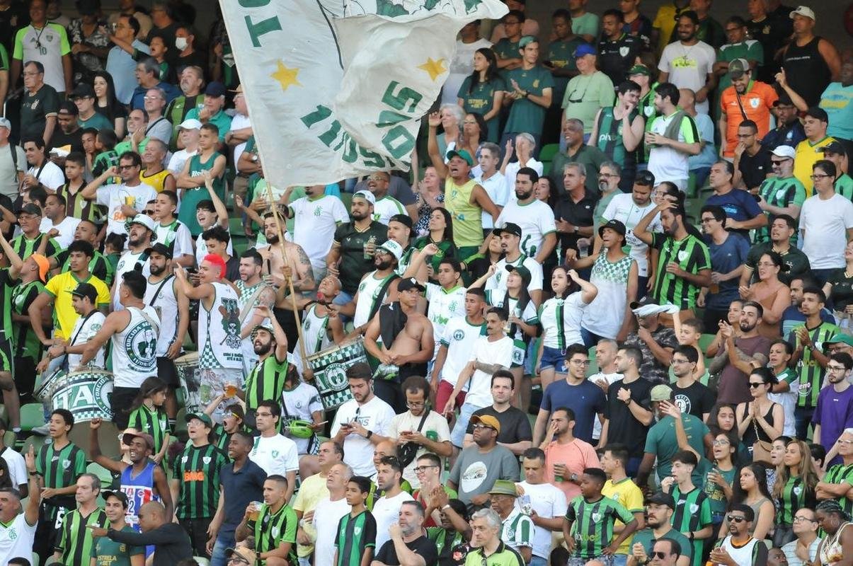 Amrica foi derrotado por 3 a 0 pelo Fluminense neste sbado (15/4), no Independncia, pela 1 rodada do Campeonato Brasileiro