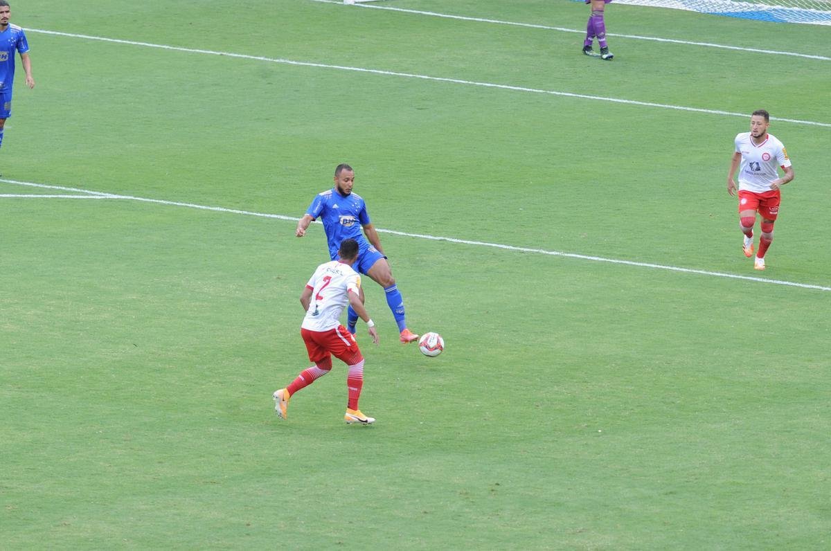 Fotos do empate por 0 a 0 entre Cruzeiro e Tombense, no Mineiro, em Belo Horizonte, pela sexta rodada do Campeonato Mineiro de 2021. Goleiro cruzeirense Fbio pegou um pnalti cobrado por Paulinho Dias e evitou o revs.