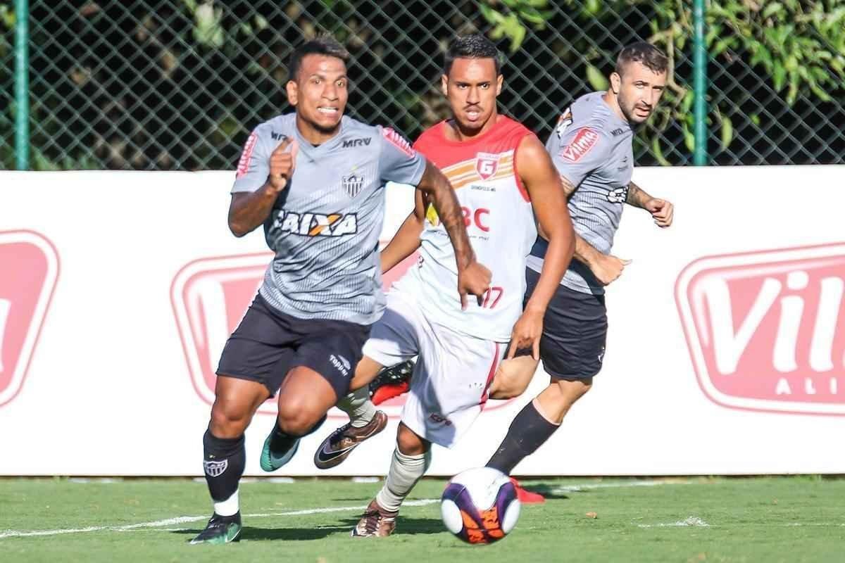 Com gols de Fred e Carlos Csar, Atltico vence jogo-treino contra Guarani de Divinpolis, na Cidade do Galo, por 2 a 0