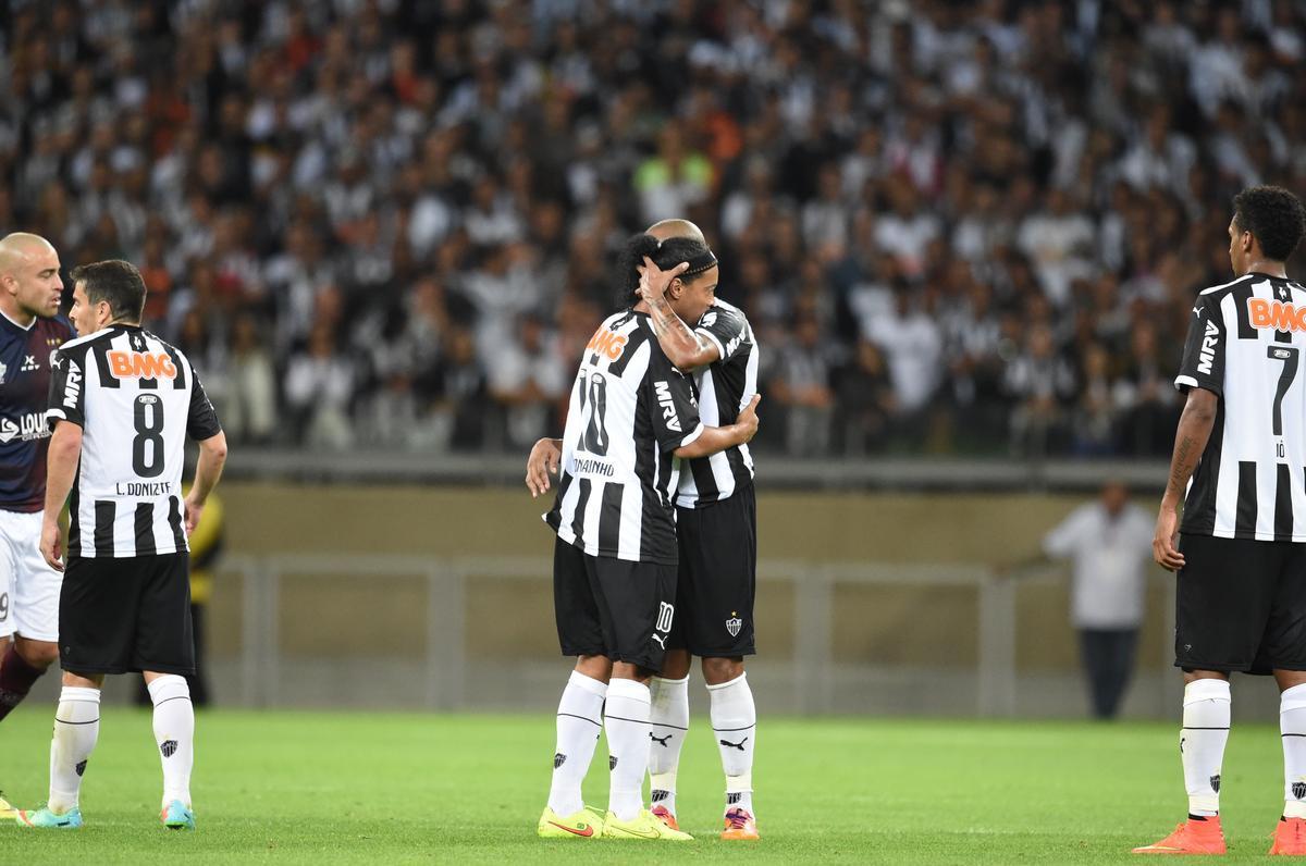 Ronaldinho pode ter feito, contra o Lans, na despedida da Recopa, o seu ltimo jogo pelo Atltico