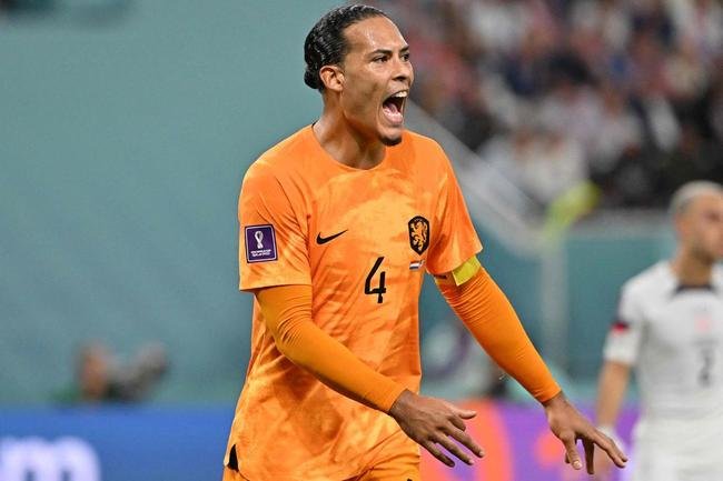 Lances do jogo entre Holanda e Estados Unidos pelas oitavas de final da Copa do Mundo.