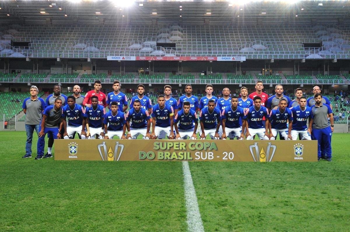 Aps por 2 a 2 no tempo normal, Cruzeiro derrotou Atltico por 4 a 2 nas penalidades e se sagrou campeo de torneio indito. Em 2018, clube celeste disputar a Copa Libertadores da categoria